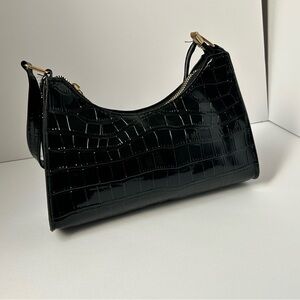 Black shoulder bag
